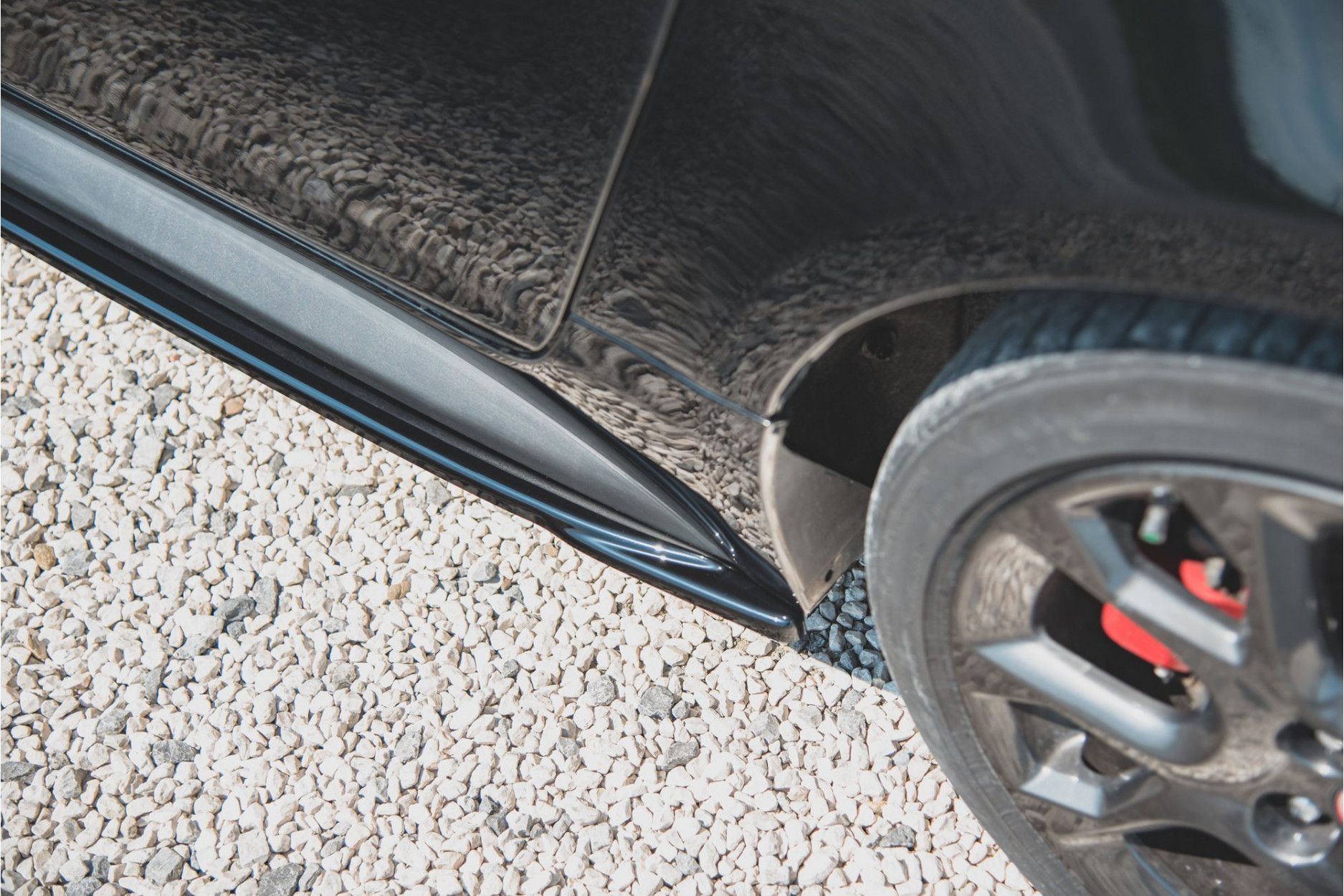 Maxtondesign Seitenschweller für Fiat 124 Spider Abarth schwarz hochglanz (5) 