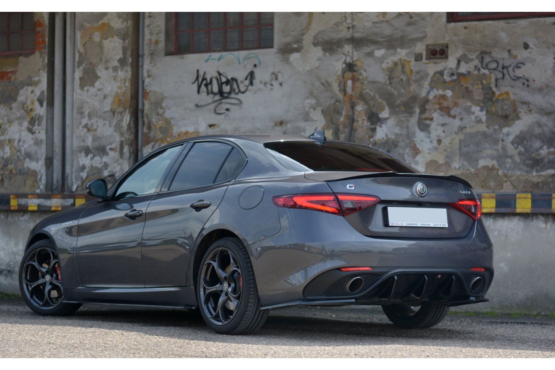 Maxtondesign Diffusor Erweiterung li/re für Alfa Romeo Giulia Veloce schwarz hochglanz (4) 