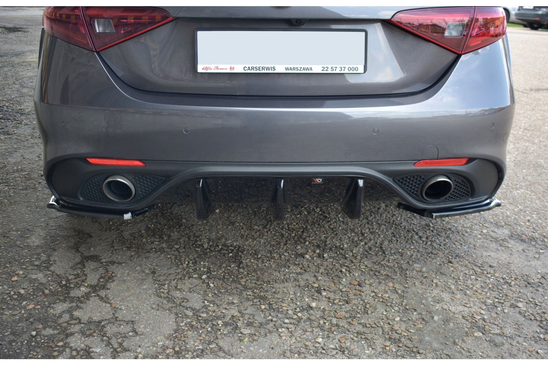Maxtondesign Diffusor Erweiterung li/re für Alfa Romeo Giulia Veloce schwarz hochglanz (3) 