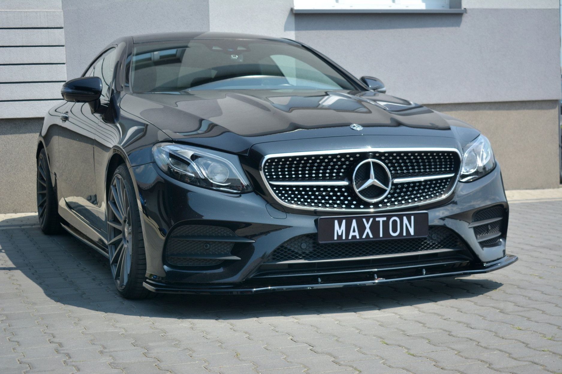 Maxtondesign Frontlippe V.1 für Mercedes Benz E-Klasse C238 AMG-Paket Coupe schwarz hochglanz (2) 