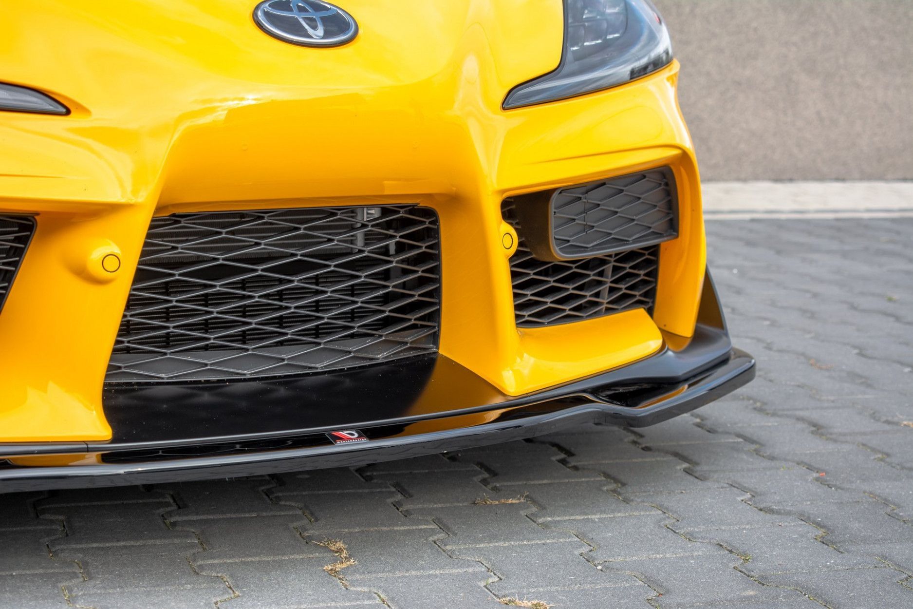 Maxtondesign Frontlippe für Toyota Supra MK5 schwarz hochglanz (3) 