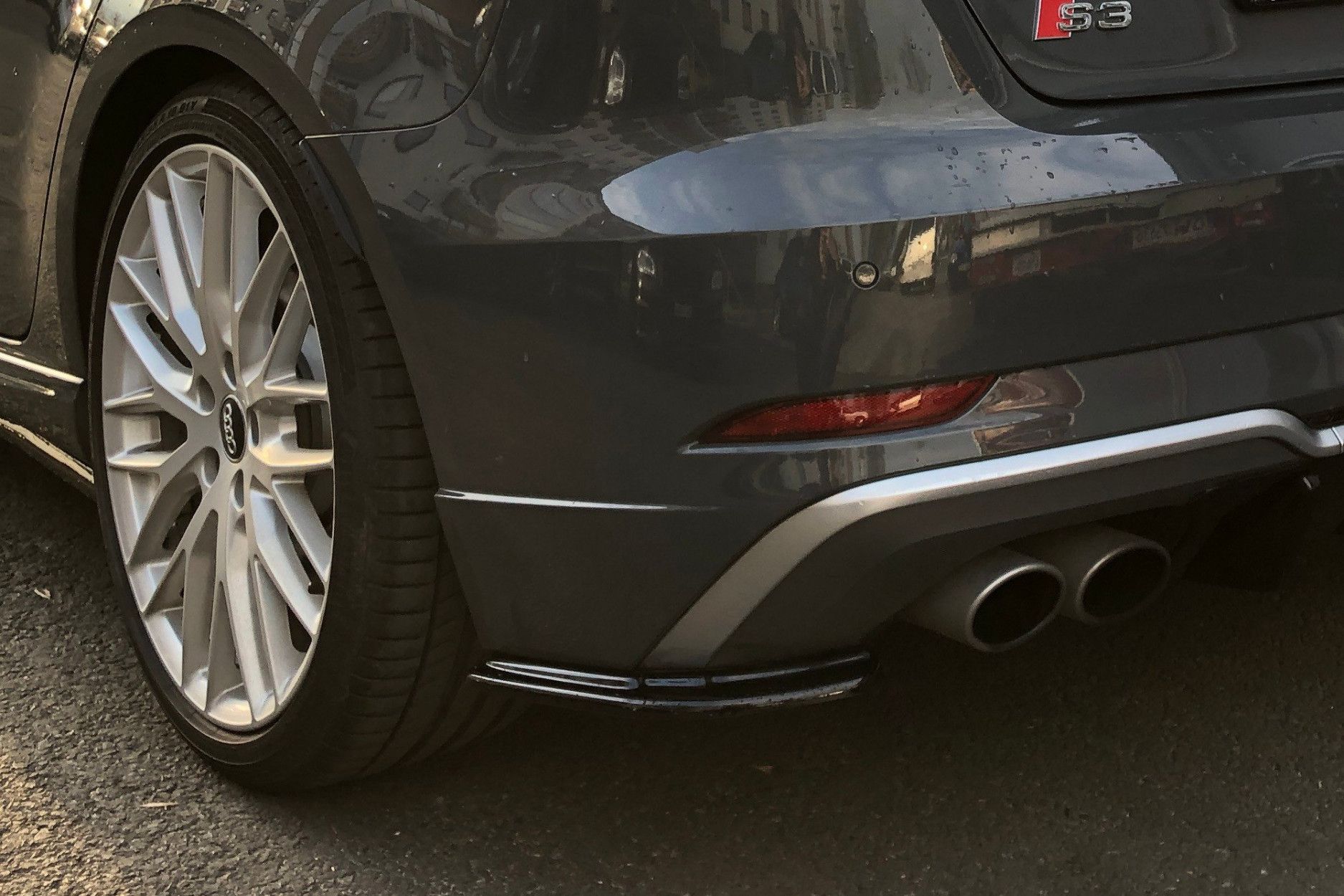Maxtondesign Diffusor Erweiterung li/re für Audi S3 8V.2 Facelift schwarz hochglanz