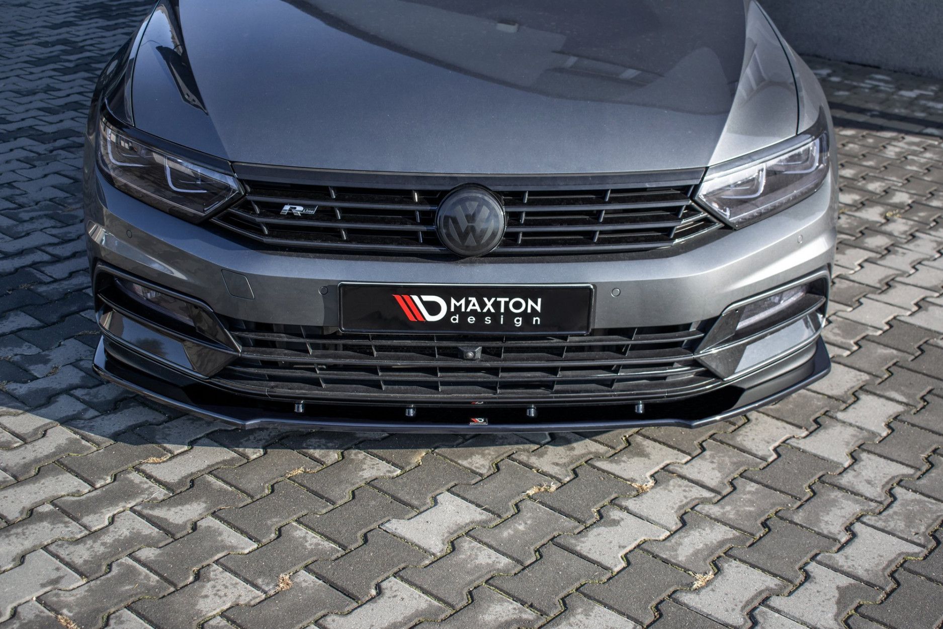 Front Lippe / Front Splitter / Frontansatz V.4 für VW Golf 8 R-Line von  Maxton Design