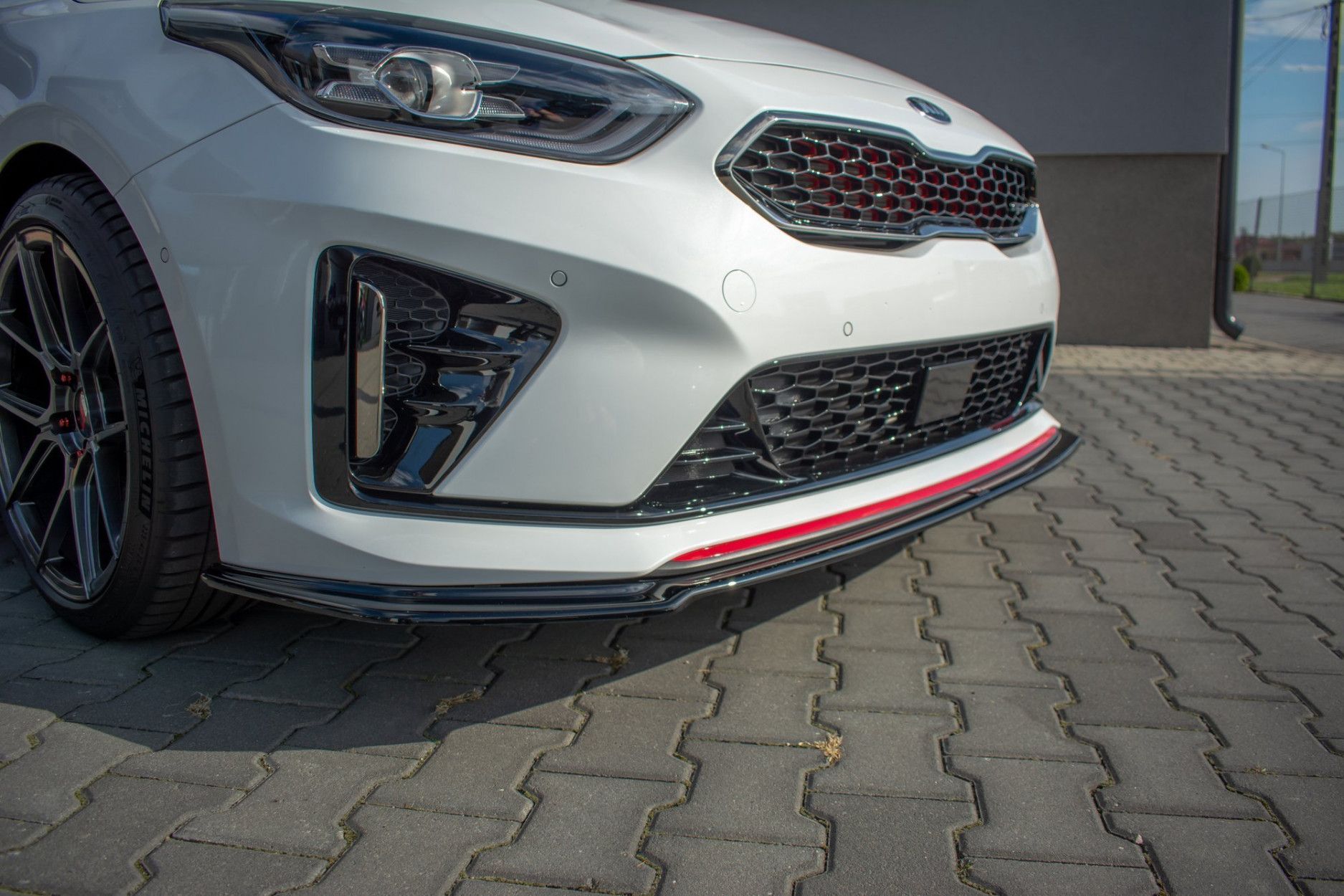 Maxtondesign Frontlippe V.1 für KIA ProCee'd MK3 GT schwarz hochglanz (5) 