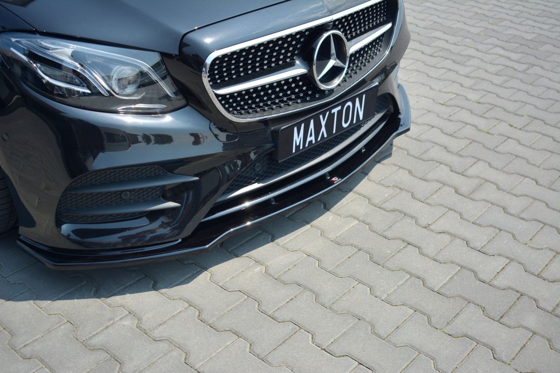 Maxtondesign Frontlippe V.1 für Mercedes Benz E-Klasse C238 AMG-Paket Coupe schwarz hochglanz (3) 