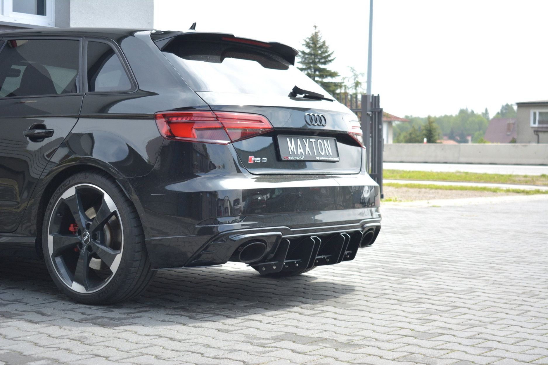 Maxtondesign Diffusor für Audi RS3 8V.2 Facelift Racing schwarz (2) 