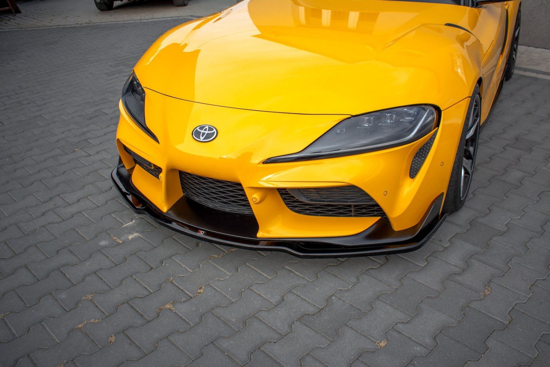 Maxtondesign Frontlippe für Toyota Supra MK5 schwarz hochglanz (4) 