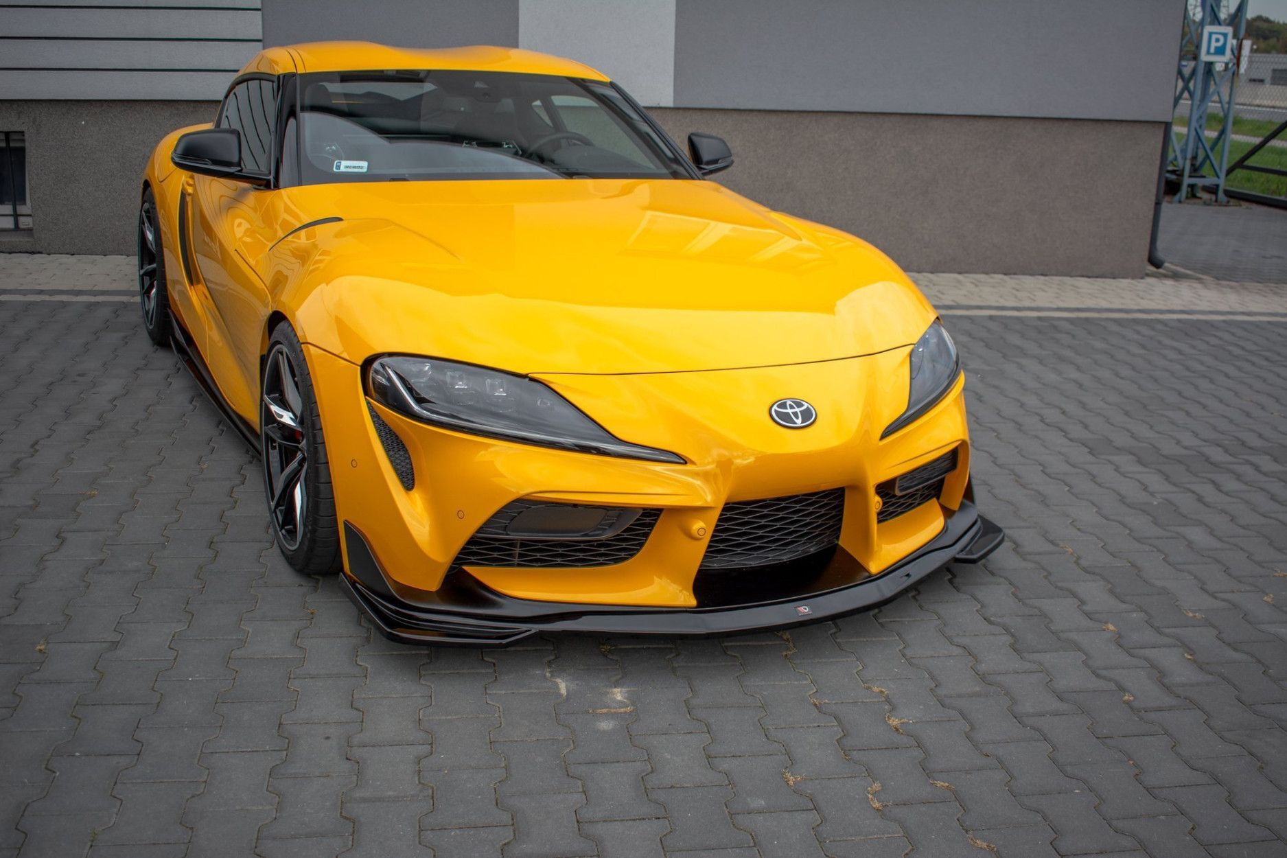 Maxtondesign Frontlippe V.1 für Toyota Supra MK5 schwarz hochglanz (2) 
