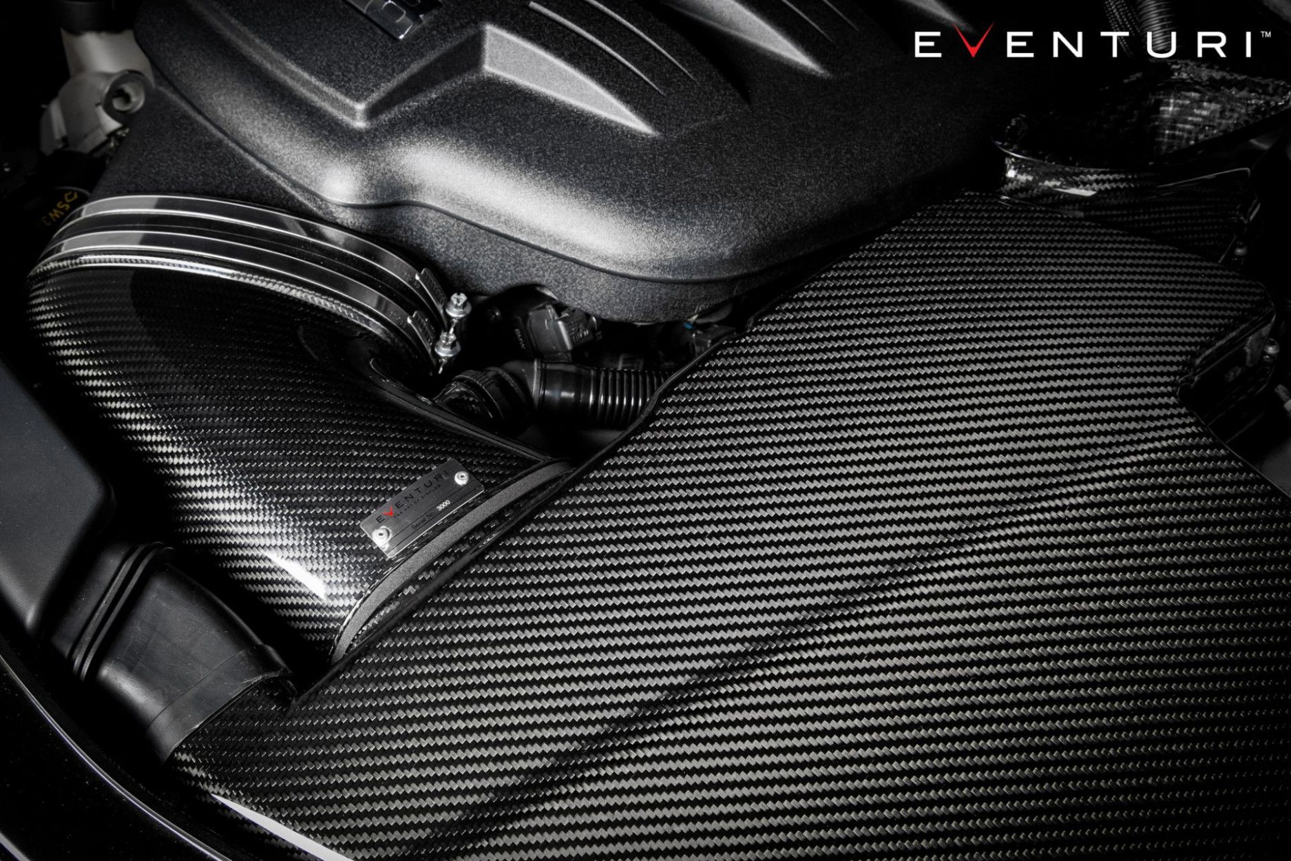 Eventuri Carbon airbox lid for BMW E90 E92 E93 M3 - carbon matte (3) 