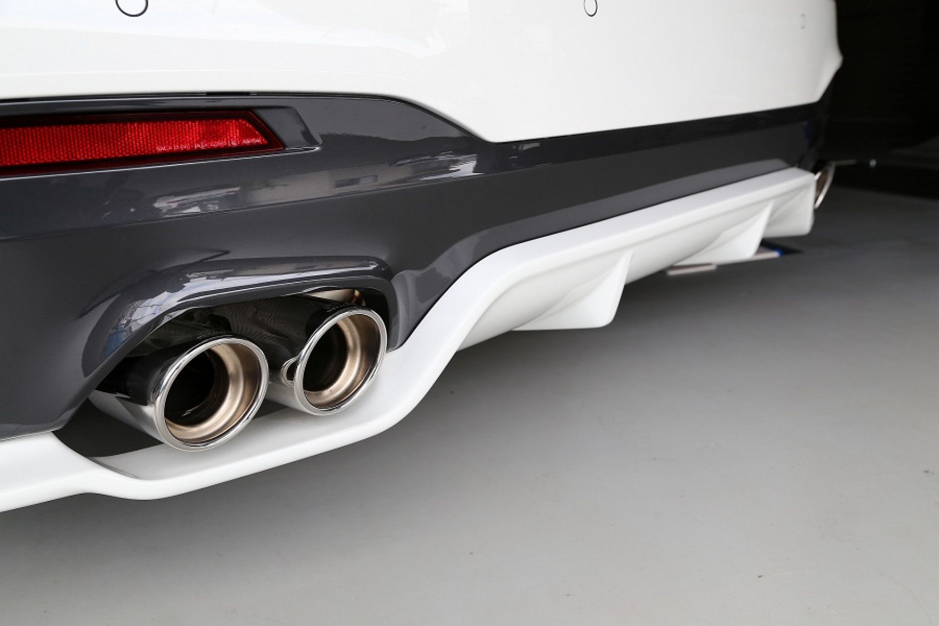 3DDesign diffuser fitting for BMW 5er G31 GFK M-Sport only Pre-LCI (3) 