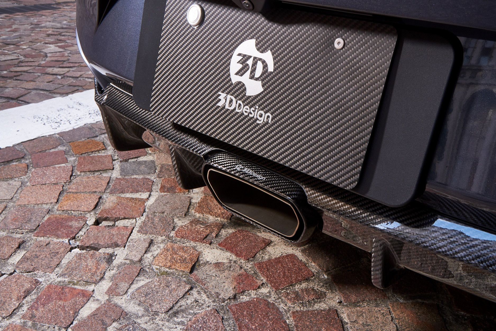 3DDesign Diffuser fitting for BMW i8 with exhaust Cutout (2) 