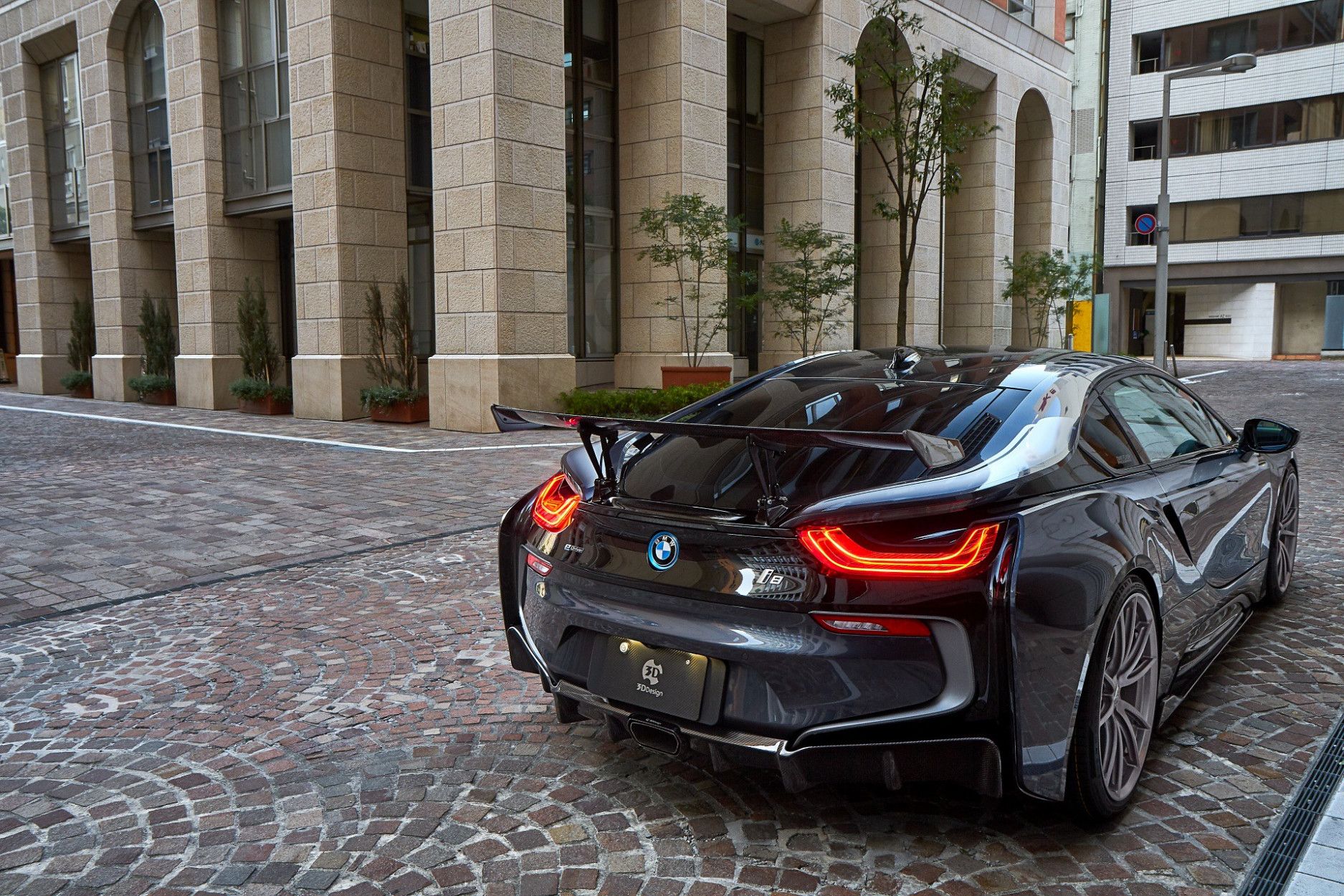 3DDesign Diffuser fitting for BMW i8 with exhaust Cutout (3) 