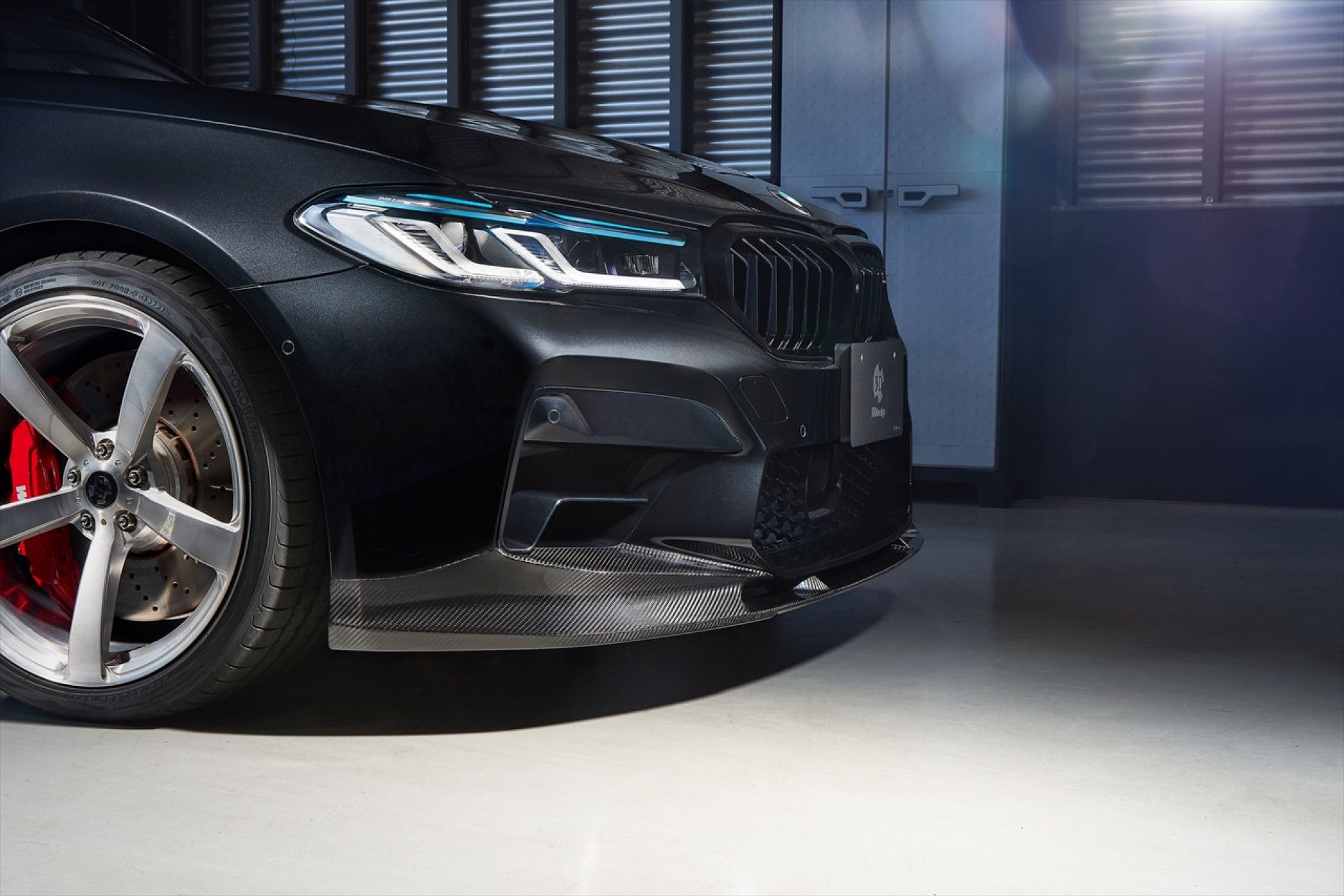 3DDesign Carbon Frontlip fitting for BMW F90 M5 LCI Facelift (4) 