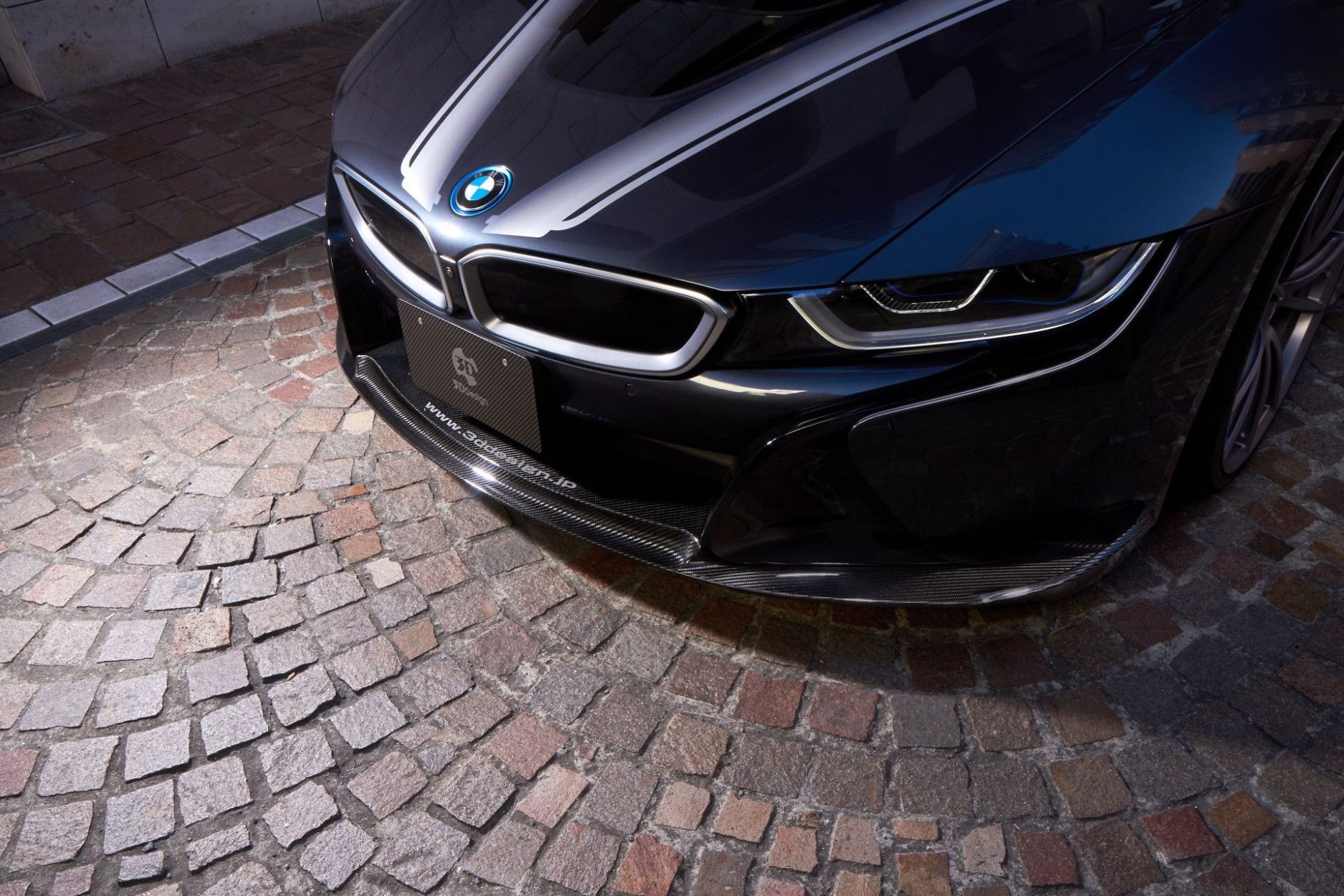 3DDesign carbon frontlip fitting for BMW i8