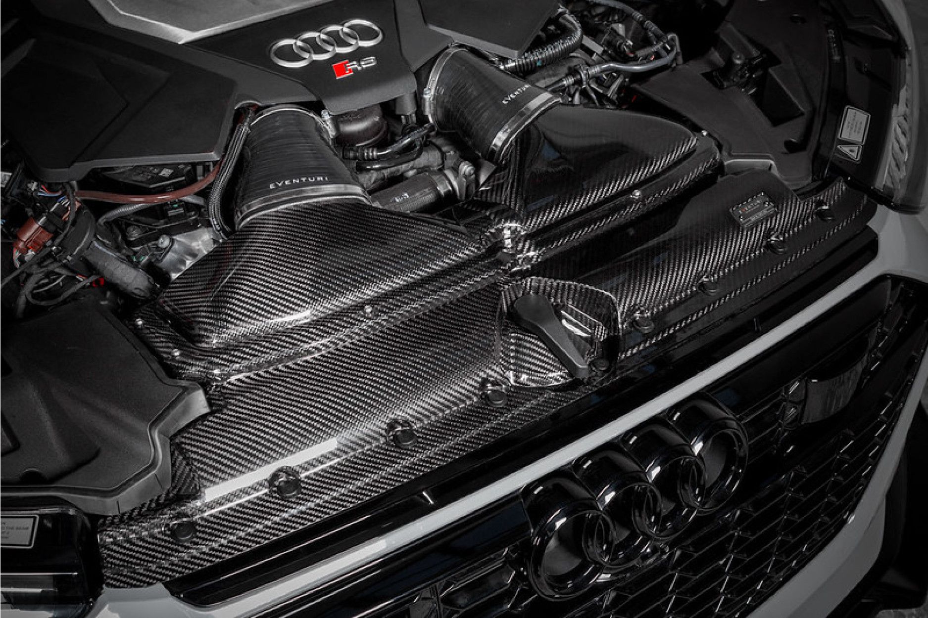 Eventuri Carbon Ansaugsystem für Audi C8 RS6/RS7 (8) 
