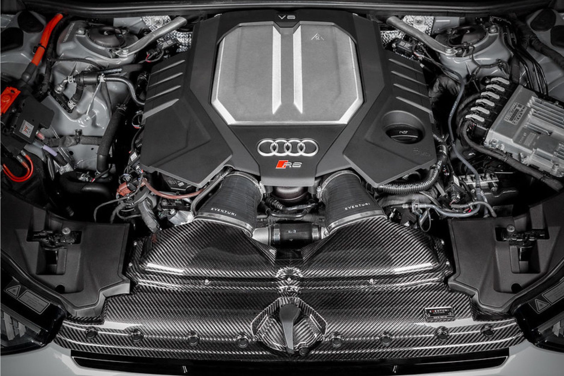 Eventuri Carbon Ansaugsystem für Audi C8 RS6/RS7 (4) 