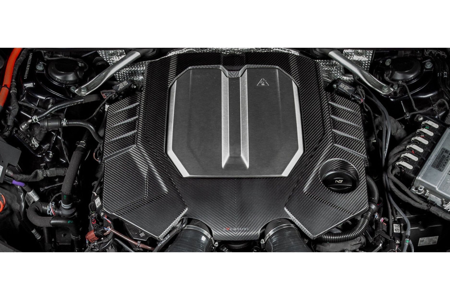 Eventuri Carbon engine cover for Audi C8 RS6/RS7 (5) 