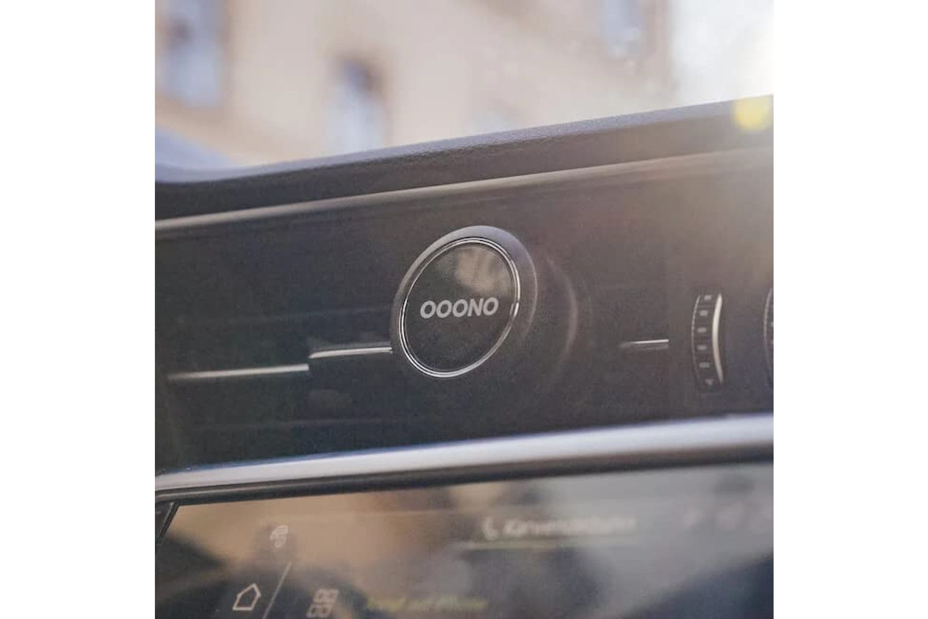 OOONO CO-Driver NO1: Warns of speed cameras and road traffic hazards in  real time