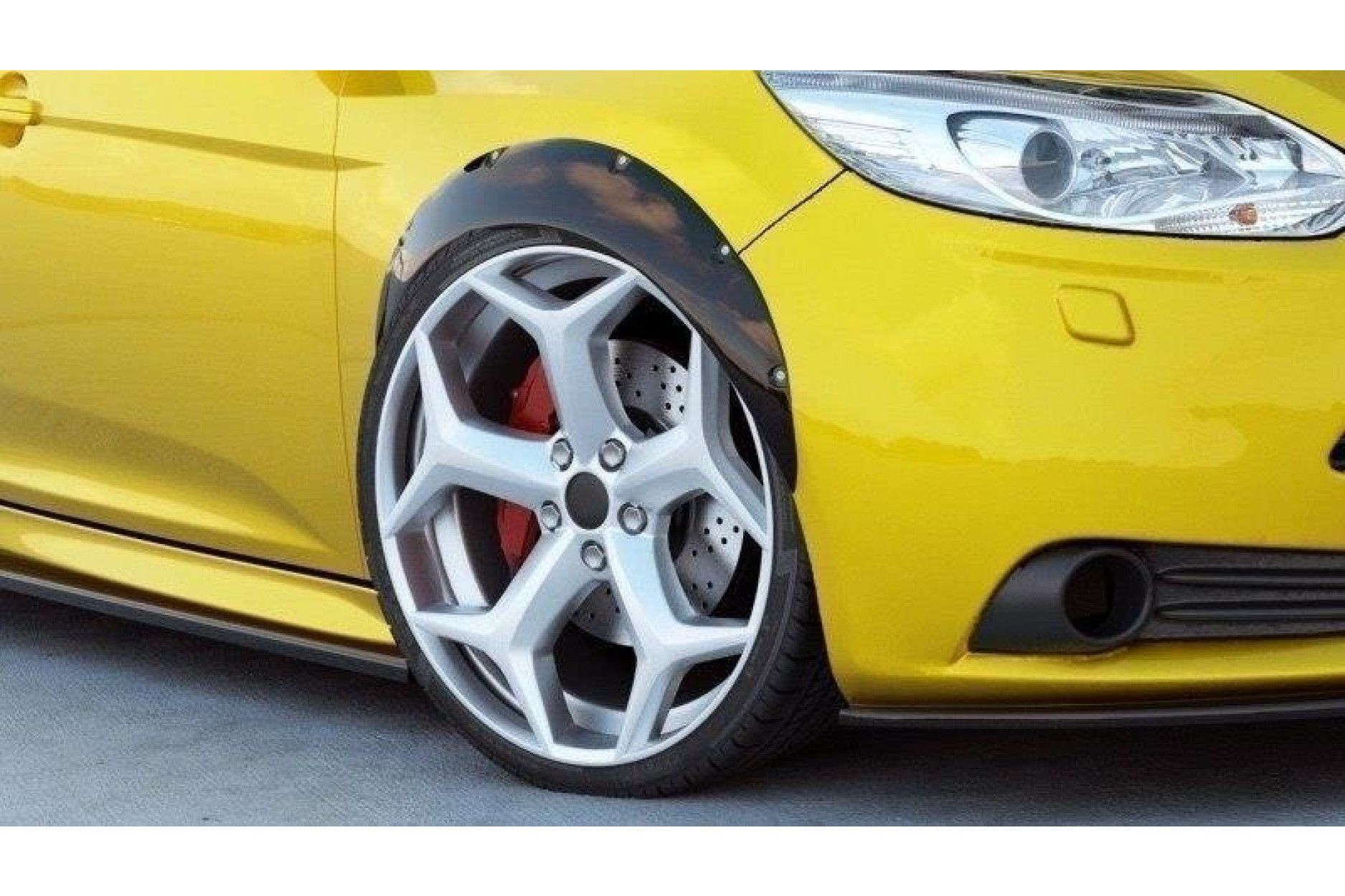 Maxtondesign Kotflügel für Ford Focus MK3 ST schwarz hochglanz (2) 