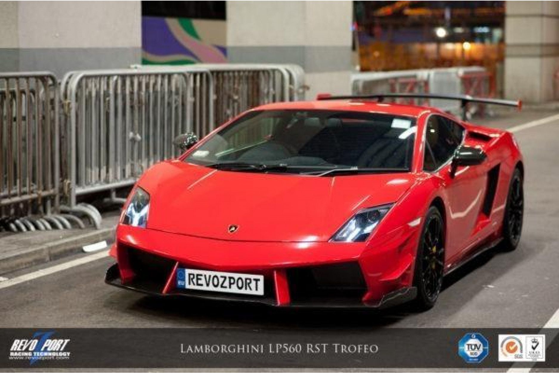 RevoZport Carbon hood for Lamborghini Huracan "RST" Super-Trofeo-Style (2) 