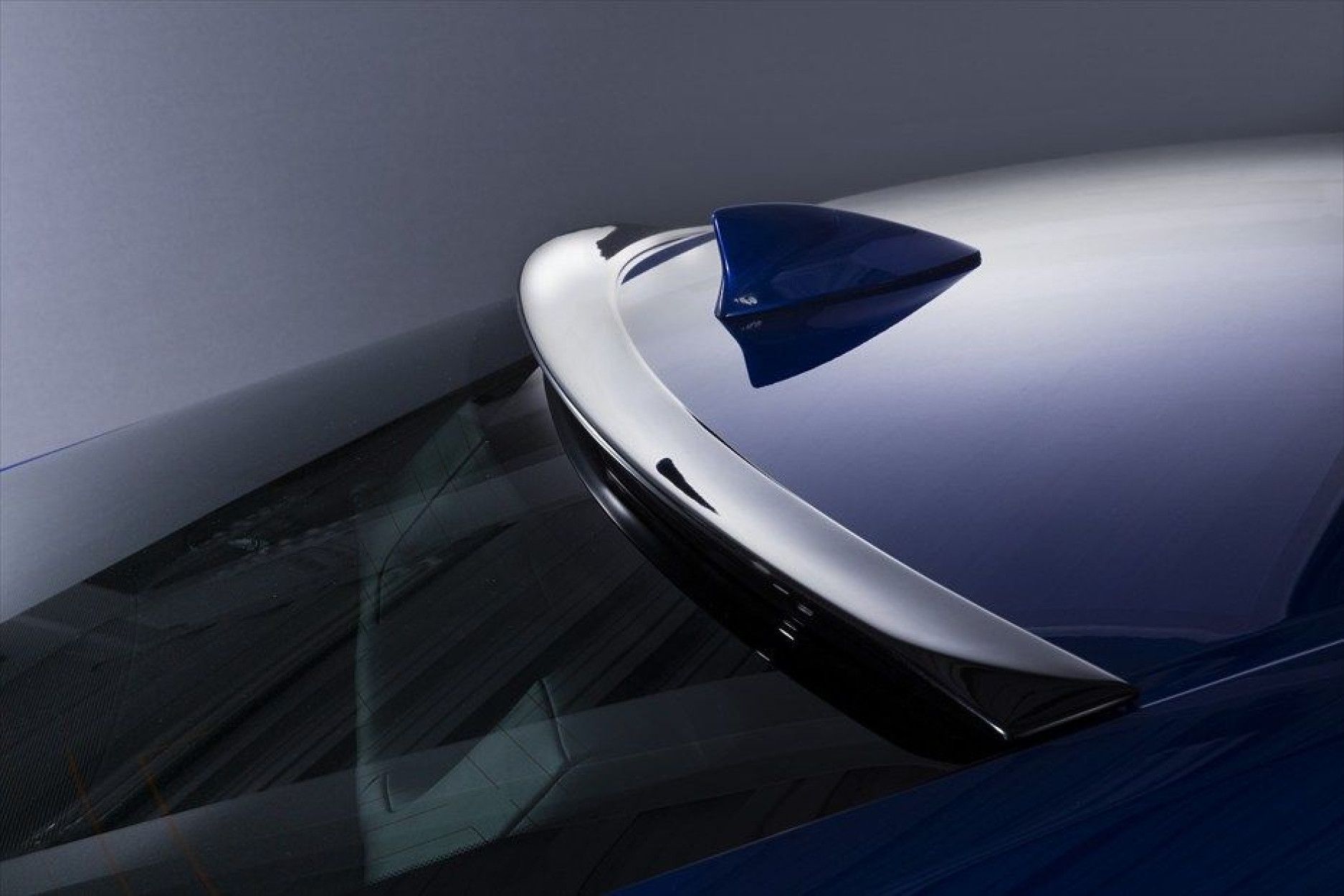 Aimgain roof spoiler for Lexus RCF
