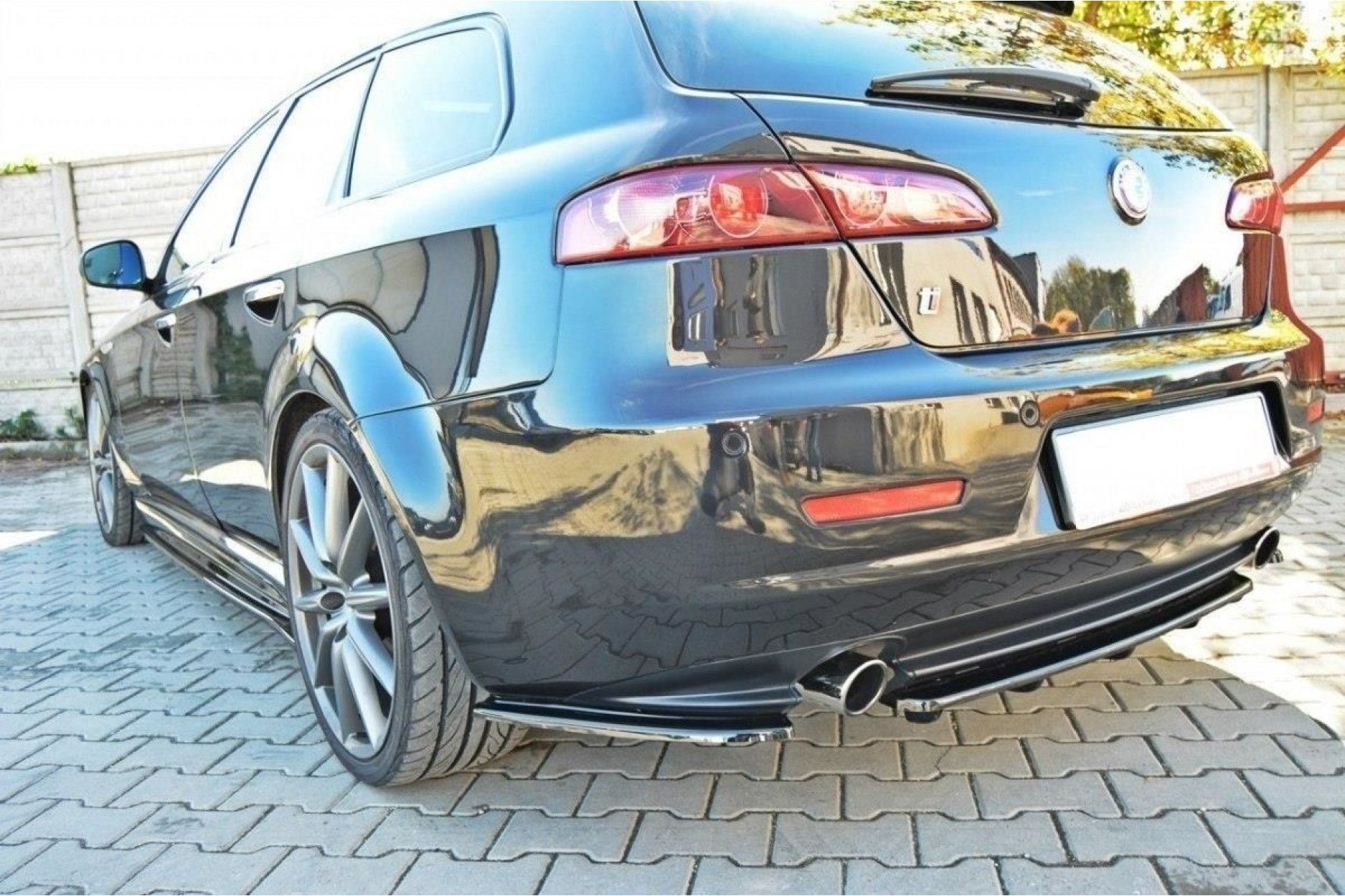 Maxton Design ABS Diffusor Seiten Eerwiterungen Flaps für Alfa Romeo 159 schwarz hochglanz (3) 