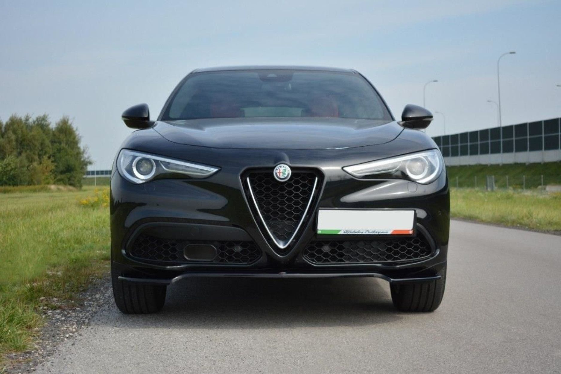 Maxton Design ABS Frontlippe V.1 für Alfa Romeo Stelvio schwarz hochglanz (3) 