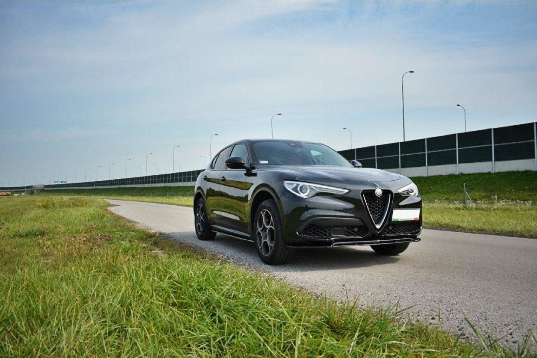 Maxton Design ABS Seitenschweller für Alfa Romeo Stelvio schwarz hochglanz (3) 