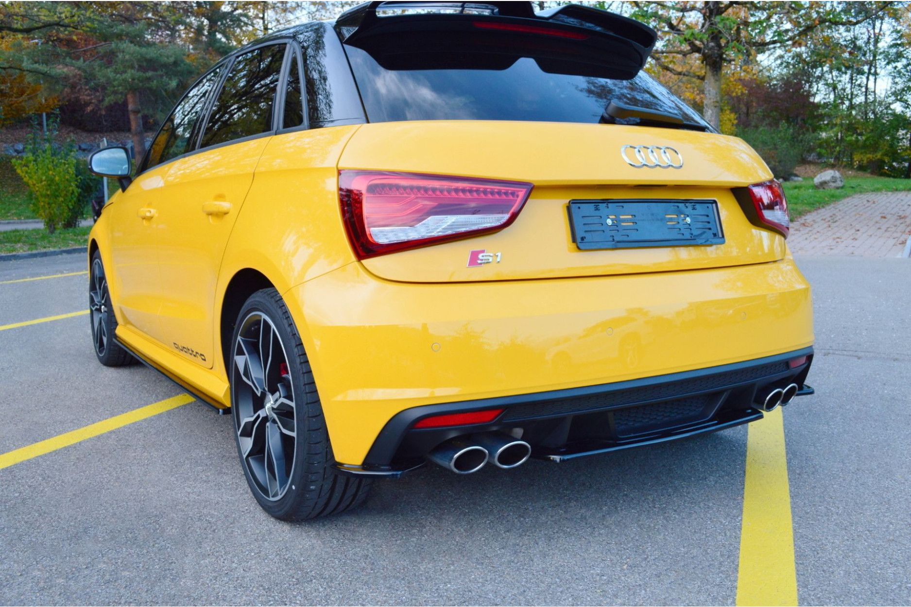 Maxton Design ABS Diffusor Seiten Eerwiterungen Flaps für Audi A1 8X S1 schwarz hochglanz