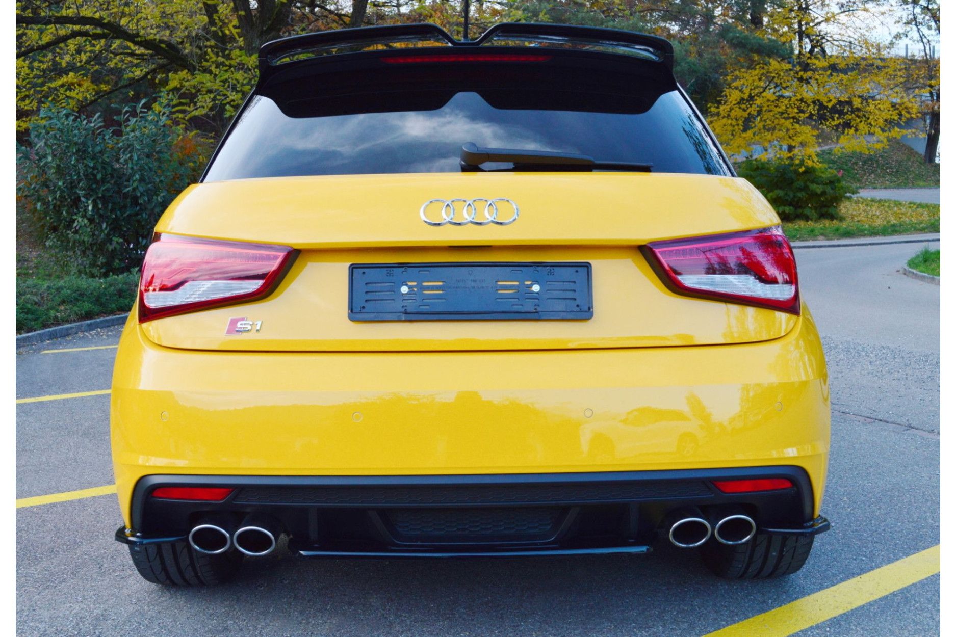 Maxton Design ABS Diffusor Seiten Eerwiterungen Flaps für Audi A1 8X S1 schwarz hochglanz (4) 