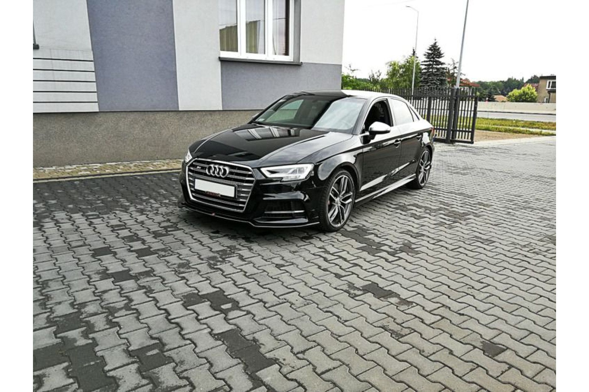 Maxton Design ABS Frontlippe V.2 für Audi A3 8V S3|RS3 Facelift schwarz hochglanz (2) 