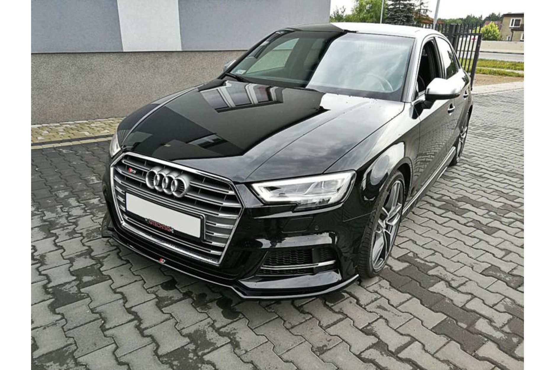 Maxton Design ABS Frontlippe V.2 für Audi A3 8V S3|RS3 Facelift schwarz hochglanz (4) 