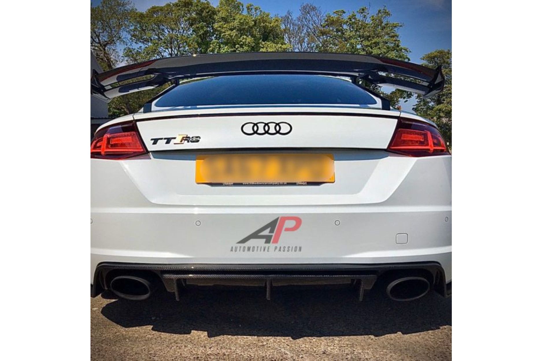 Automotive Passion AP dry carbon diffuser mit Seitenteilen for Audi 8S TTRS (2) 
