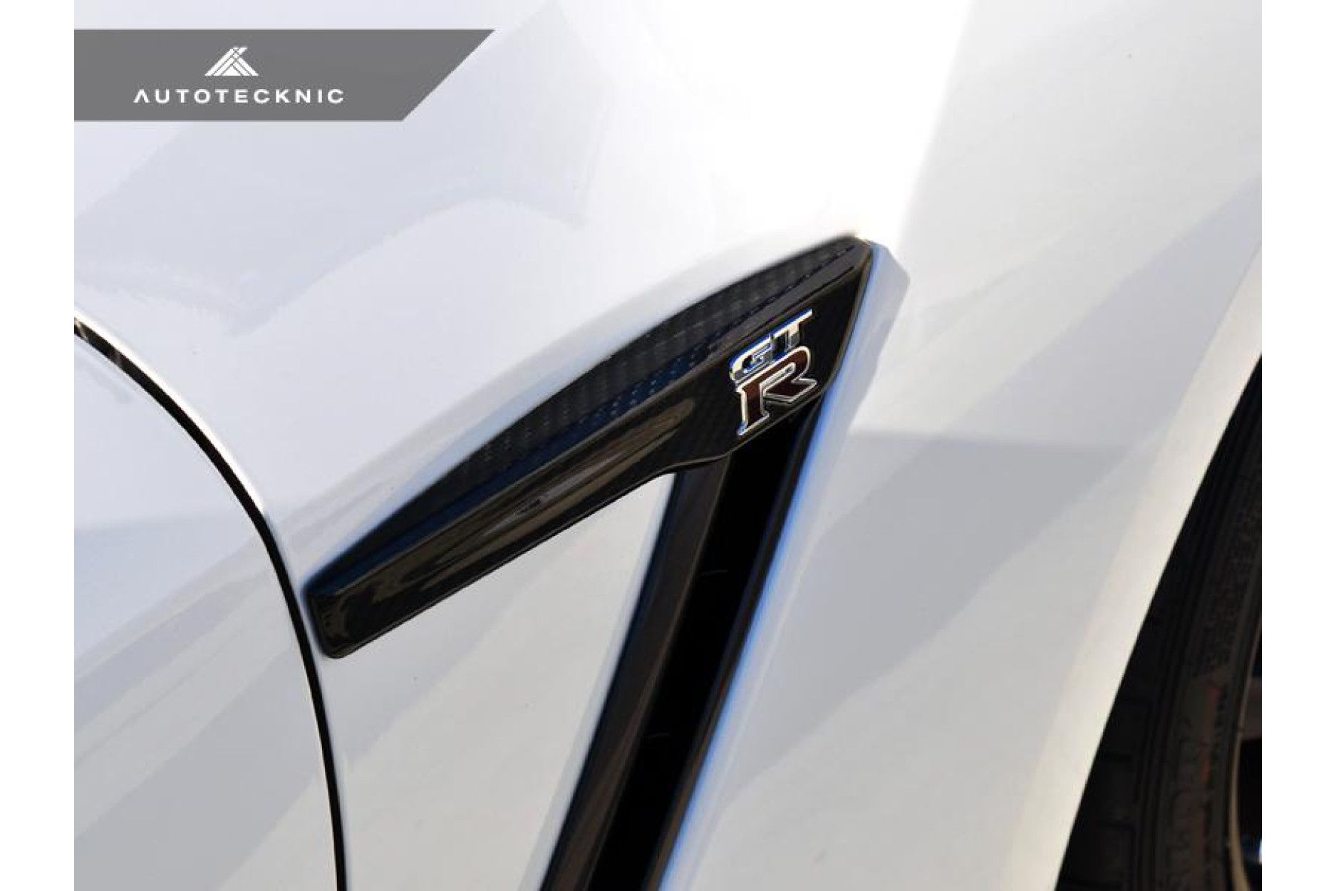 Autotechnic Dry Carbon Kotflügelblenden für Nissan R35 GT-R 2015+ (4) 