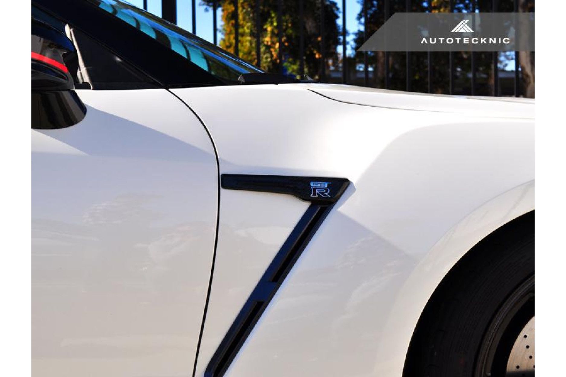 Autotechnic Dry Carbon Kotflügelblenden für Nissan R35 GT-R 2015+ (5) 