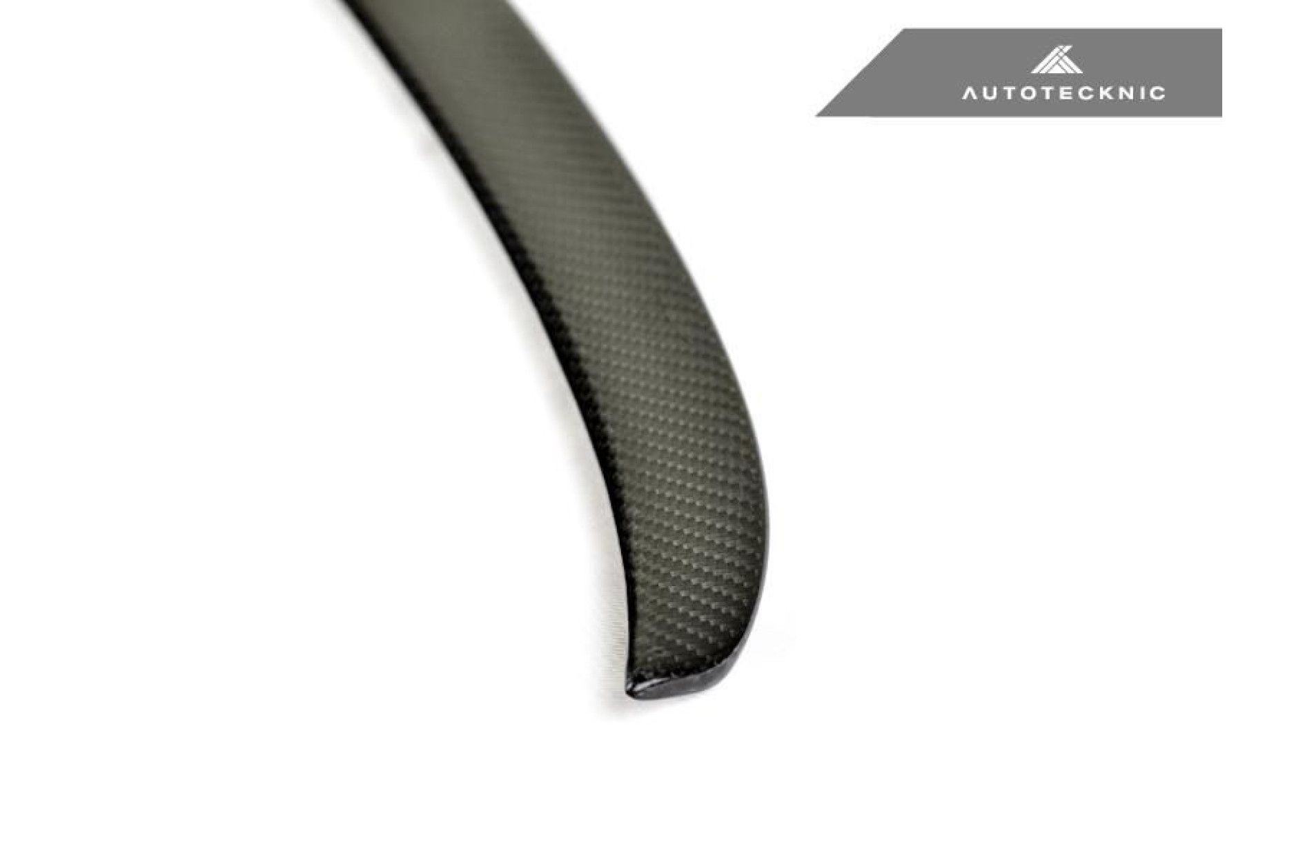 This AutoTecknic carbon trunk lip spoiler is made to fit both the G30 5er-Series and the F90 M5. Skillfully crafted with 3K twill weave carbon fiber, this spoiler will fit onto the G30 5er-Series or t (2) 