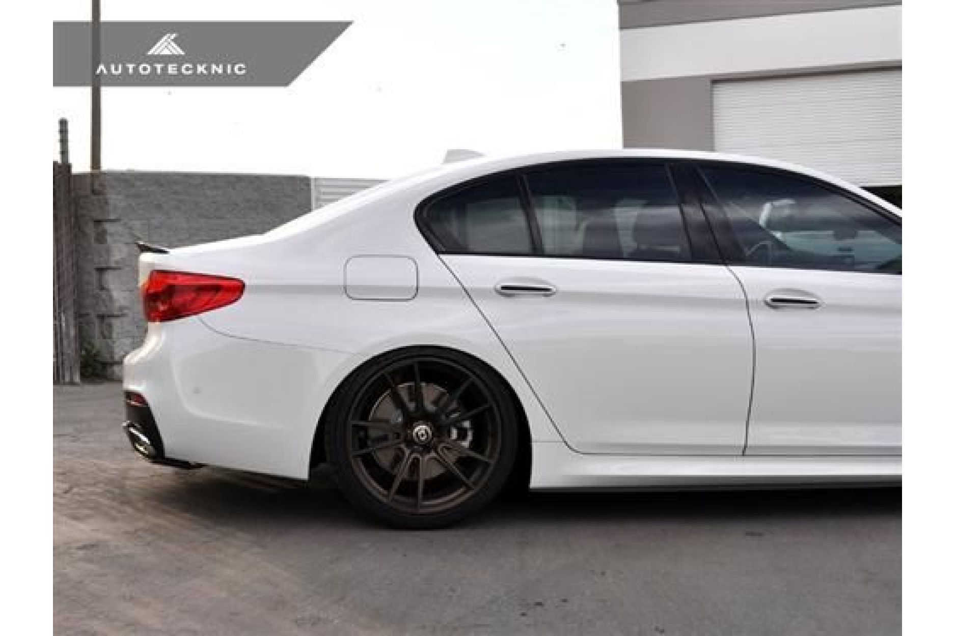 AutoTecknic Competition Extended-Kick Carbon Fiber Trunk Spoiler - G30 5er-Series Sedan (2) 