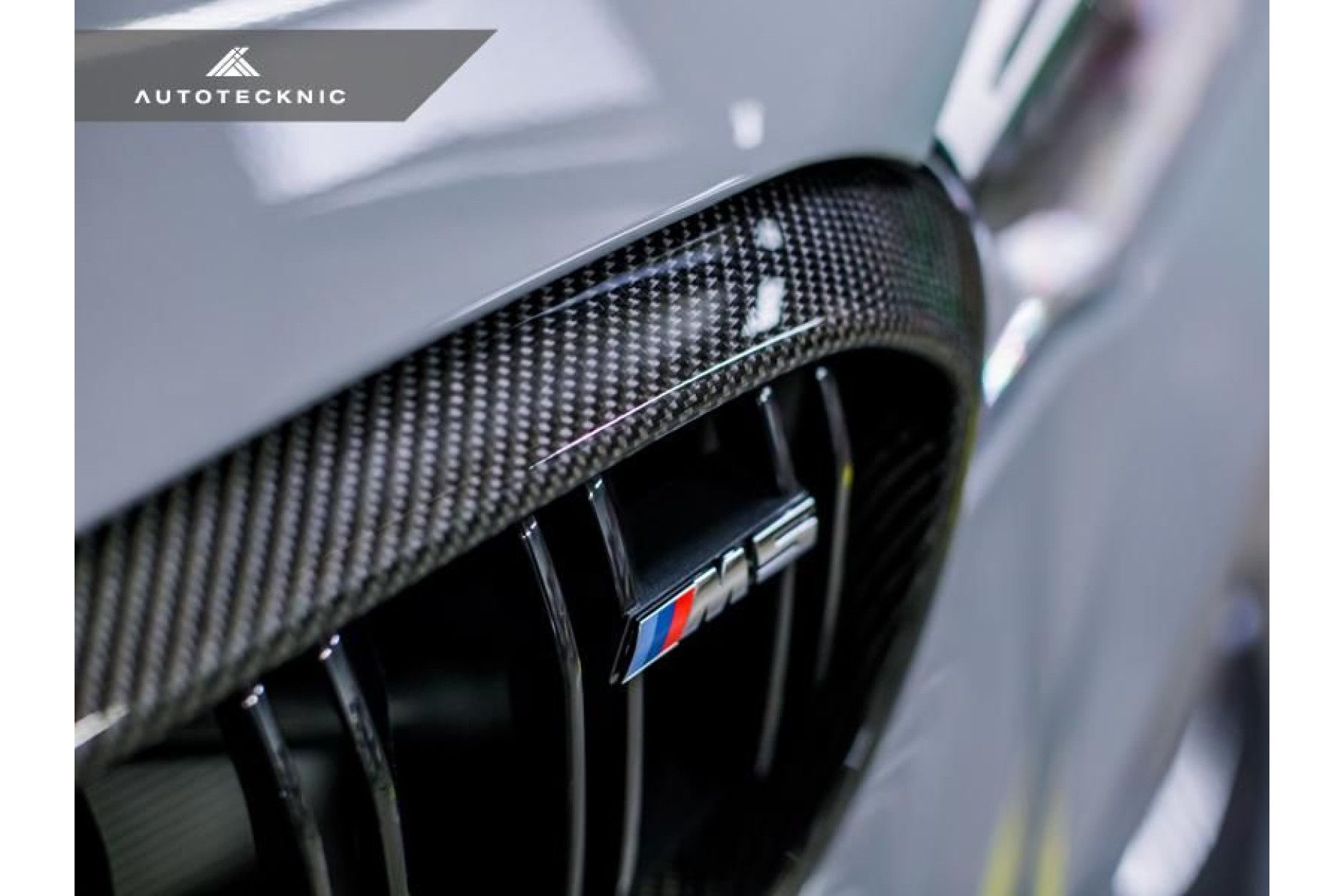AutoTecknic Replacement Carbon Fiber Front Grilles Surrounds - F90 M5 (2) 