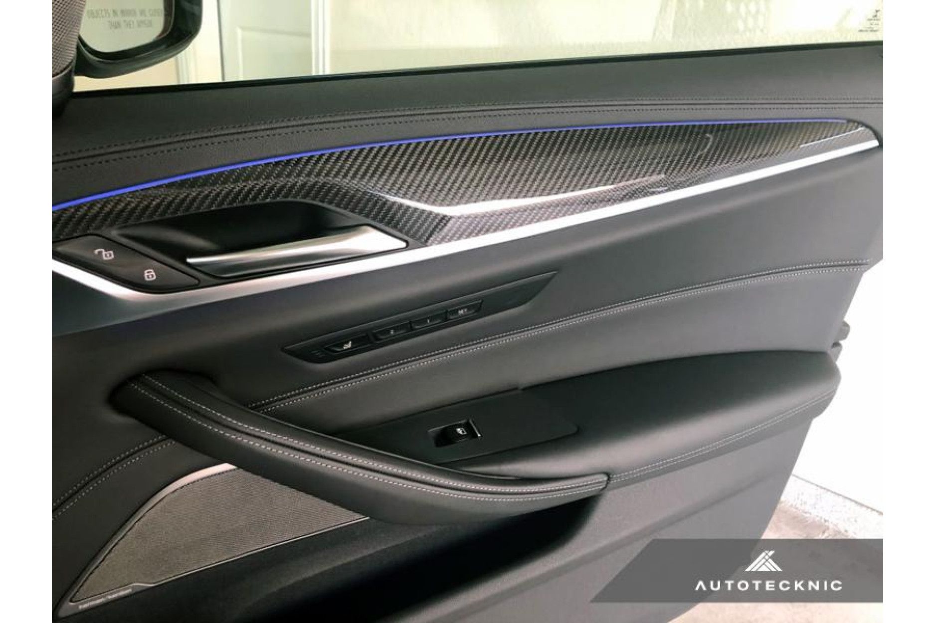 AutoTecknic Trockencarbon Interieur für BMW 5er G30 und F90 M5 (7) 