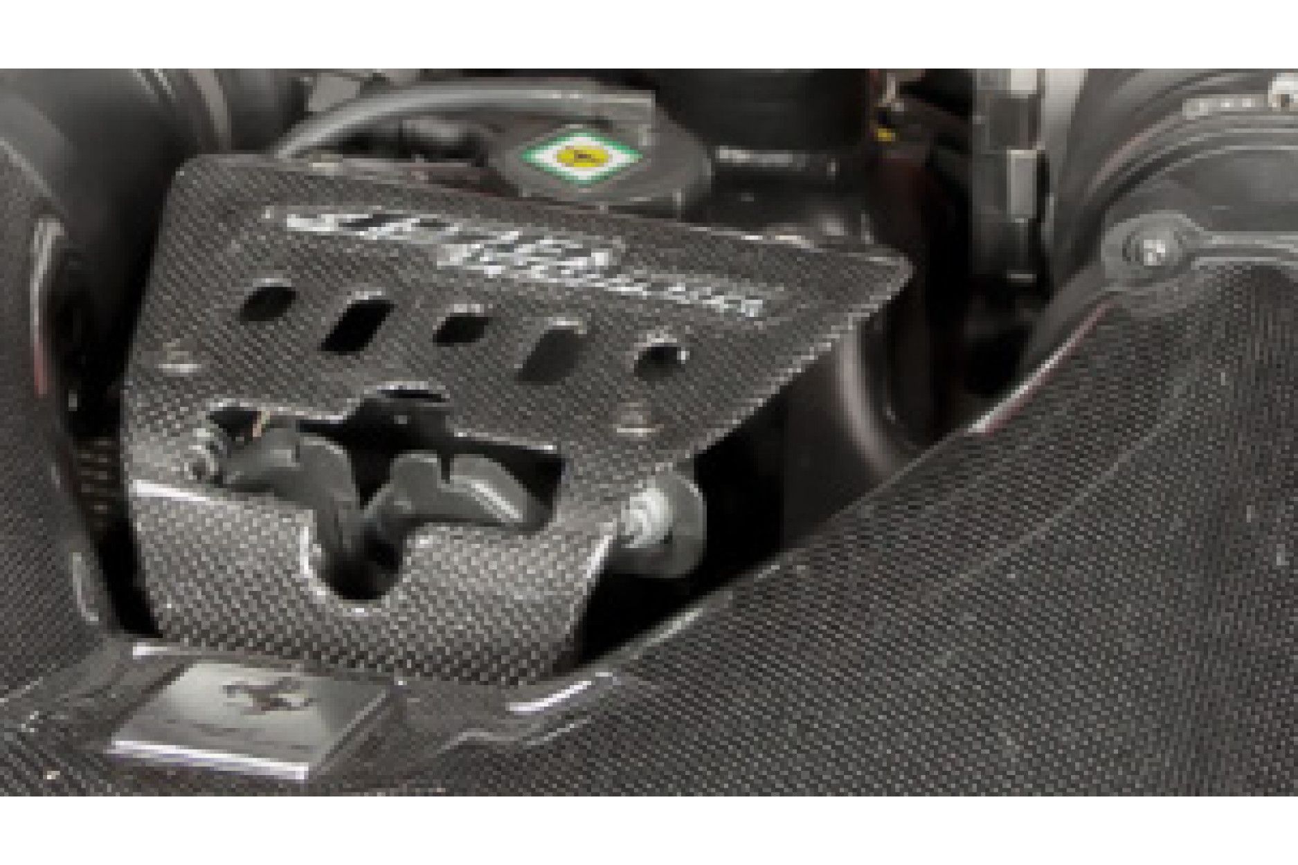 Capristo Carbon lockcover for Ferrari 458 Italia 458 Spider 458 Speciale (2) 