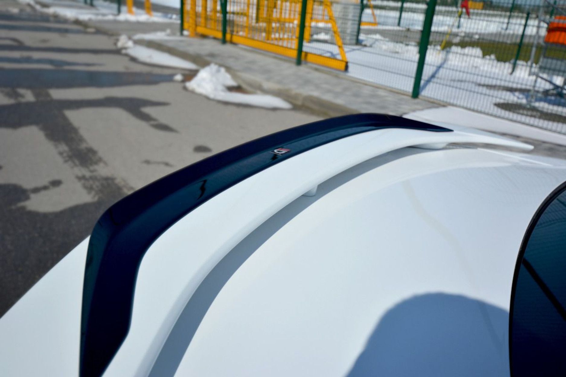 Maxton Design ABS Spoiler Aufsatz für Chevrolet Camaro MK6 Coupe schwarz hochglanz