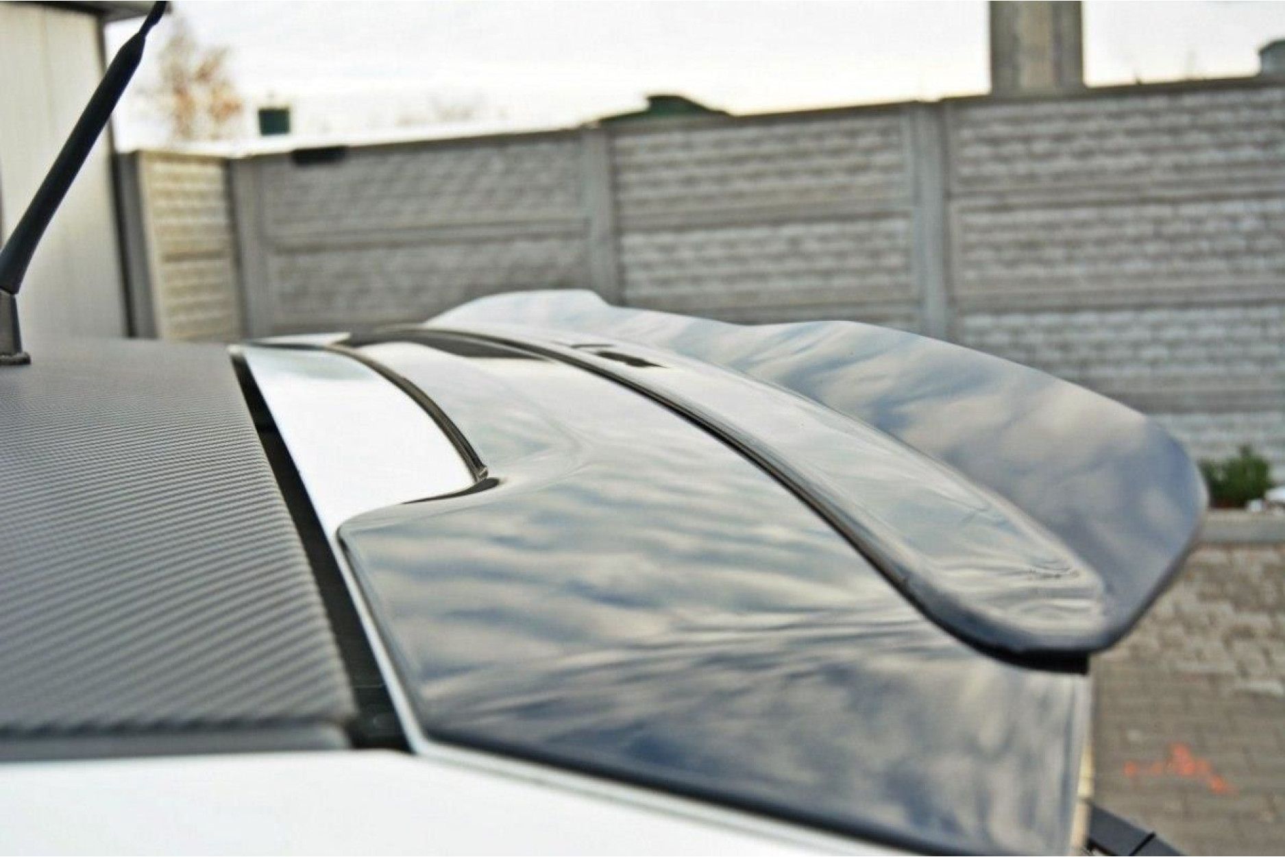 Maxton Design ABS Spoiler Aufsatz für Fiat Grande Punto Grande Punto Abarth schwarz hochglanz (2) 