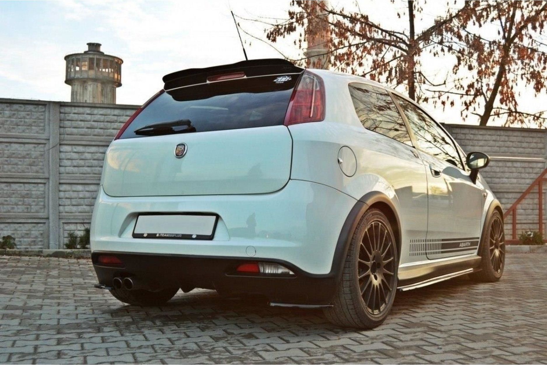Maxton Design ABS Spoiler Aufsatz für Fiat Grande Punto Grande Punto Abarth schwarz hochglanz (4) 