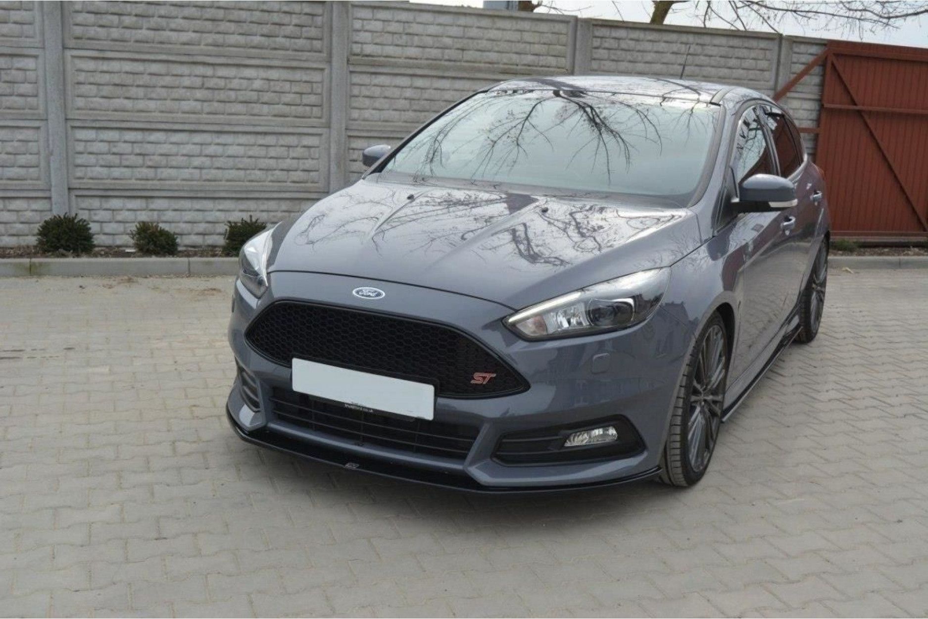 Maxton Design ABS Frontlippe V.2 für Ford Focus MK3 ST|RS Facelift schwarz hochglanz (5) 