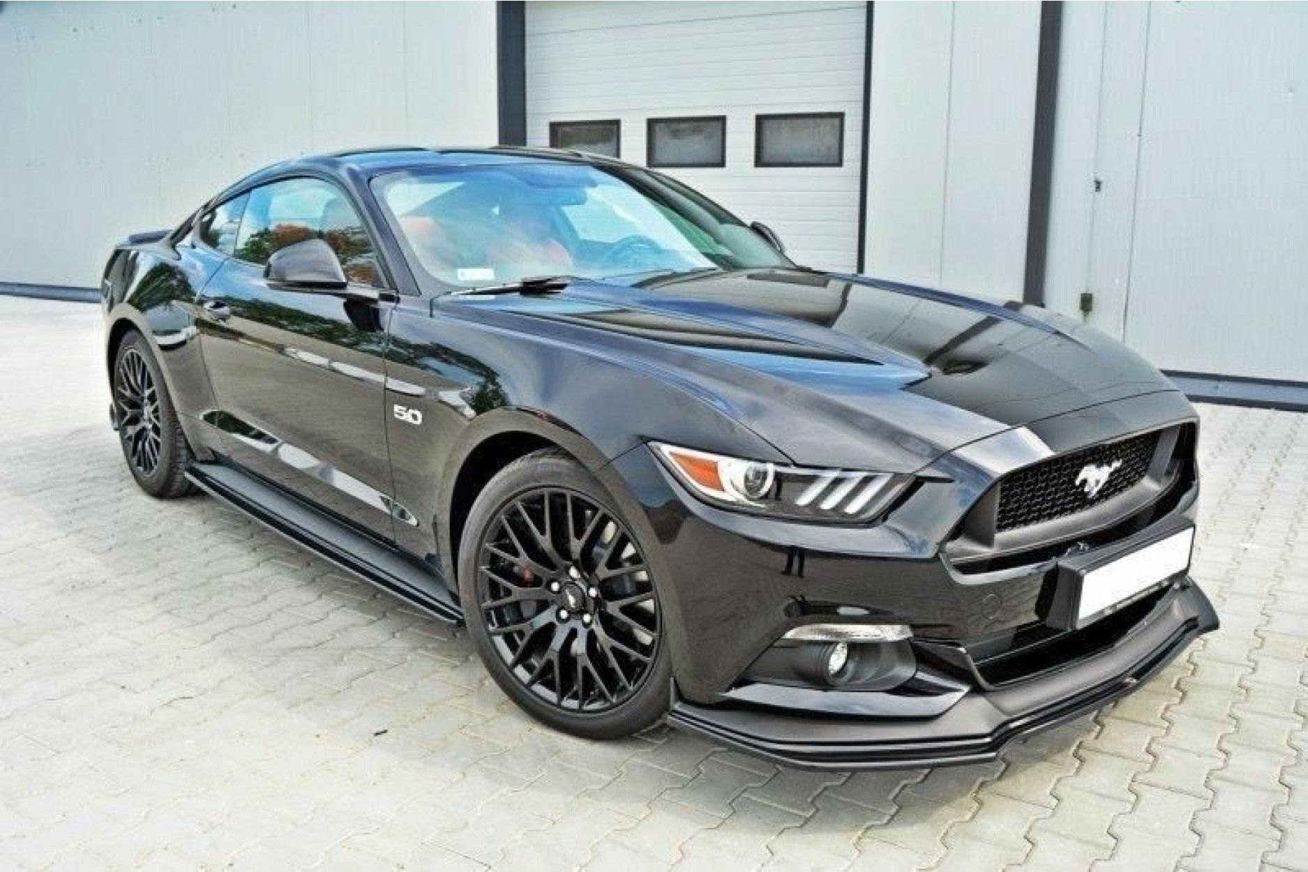 Maxton Design ABS Frontlippe V.1 für Ford Mustang MK6 schwarz hochglanz (2) 