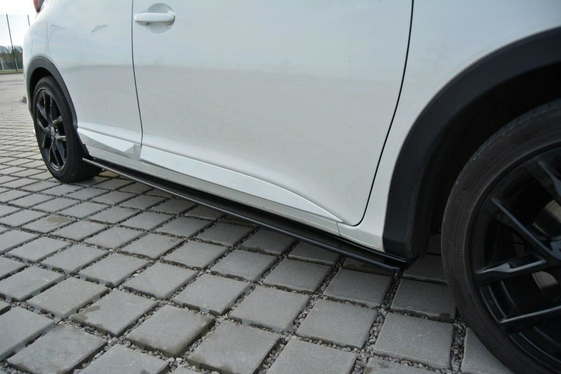 Maxton Design ABS Seitenschweller für Honda Civic Mk9 Type GP|Type-SR Facelift schwarz hochglanz (4) 