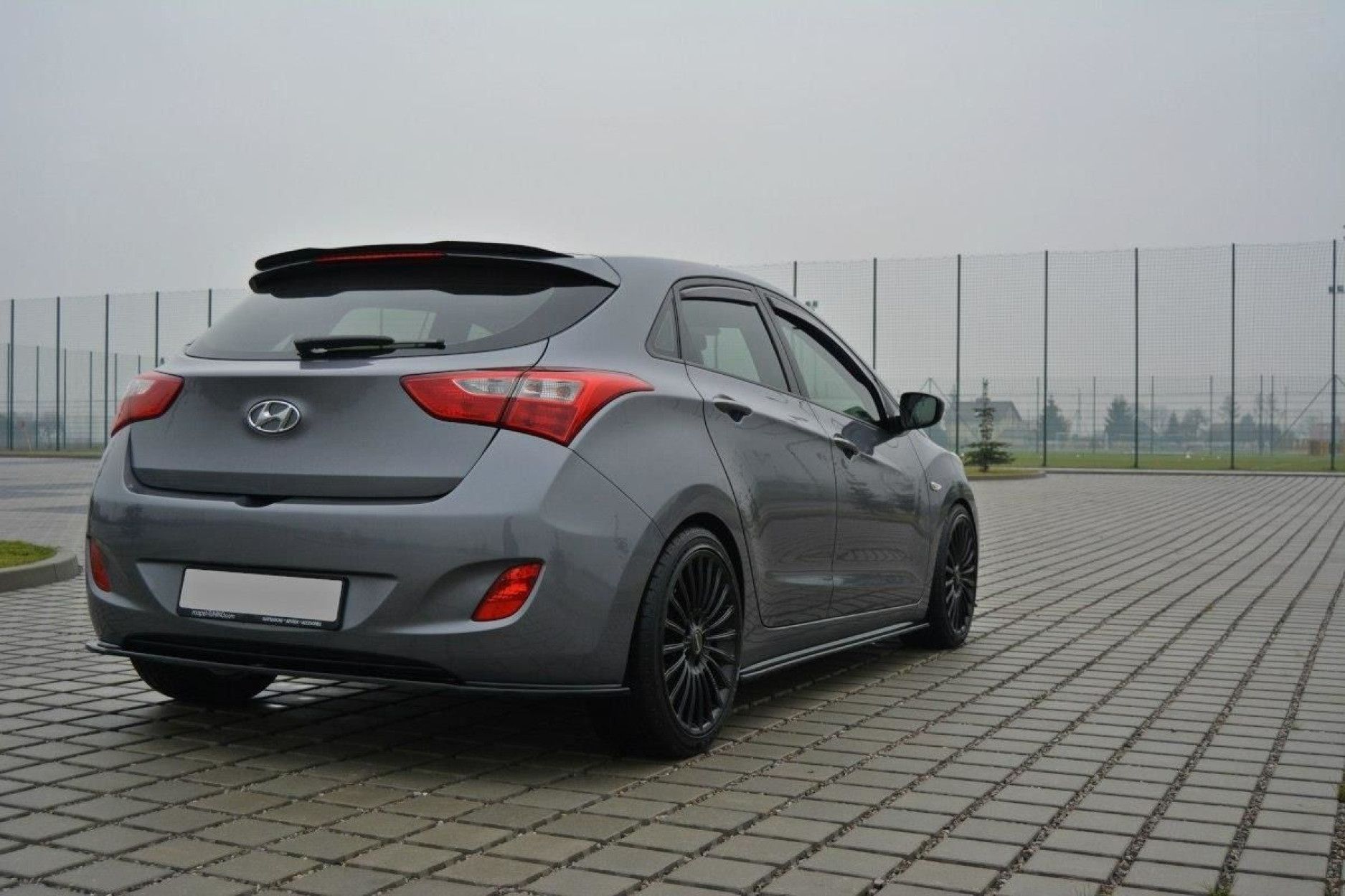 Maxton Design ABS Seitenschweller für Hyundai i30 MK2 schwarz hochglanz (5) 