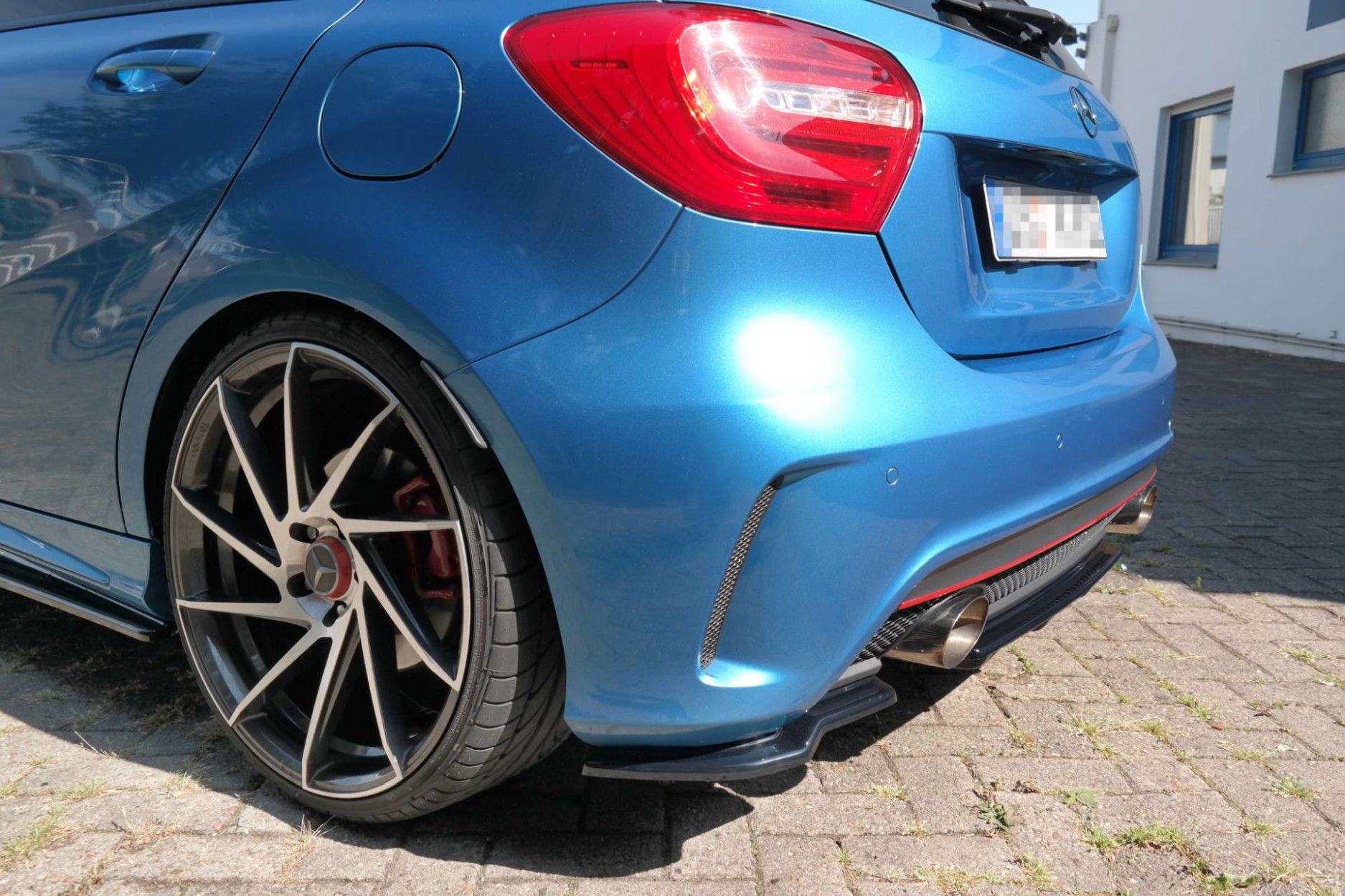 Maxton Design ABS Diffusor Seiten Eerwiterungen Flaps für Mercedes Benz A-Klasse W176 AMG AMG Paket Vorfacelift schwarz hochglanz (2) 