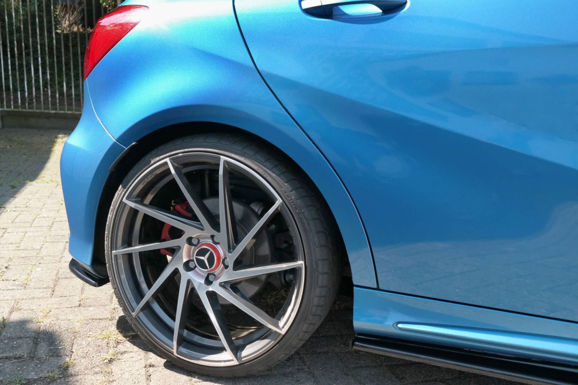 Maxton Design ABS Diffusor Seiten Eerwiterungen Flaps für Mercedes Benz A-Klasse W176 AMG AMG Paket Vorfacelift schwarz hochglanz (4) 