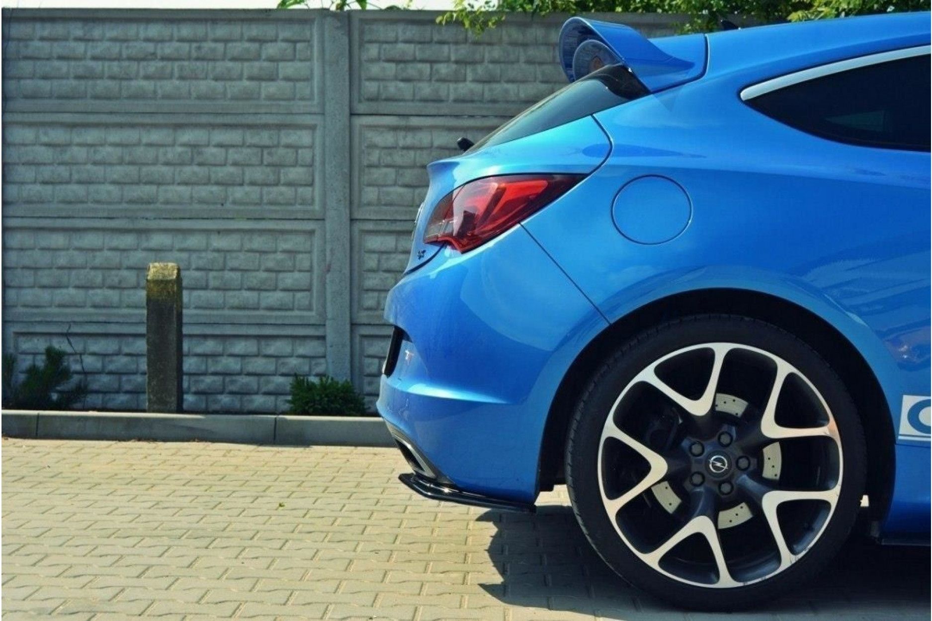 Maxton Design ABS Diffusor Seiten Eerwiterungen Flaps für Opel Astra J MK4 OPC schwarz hochglanz (3) 